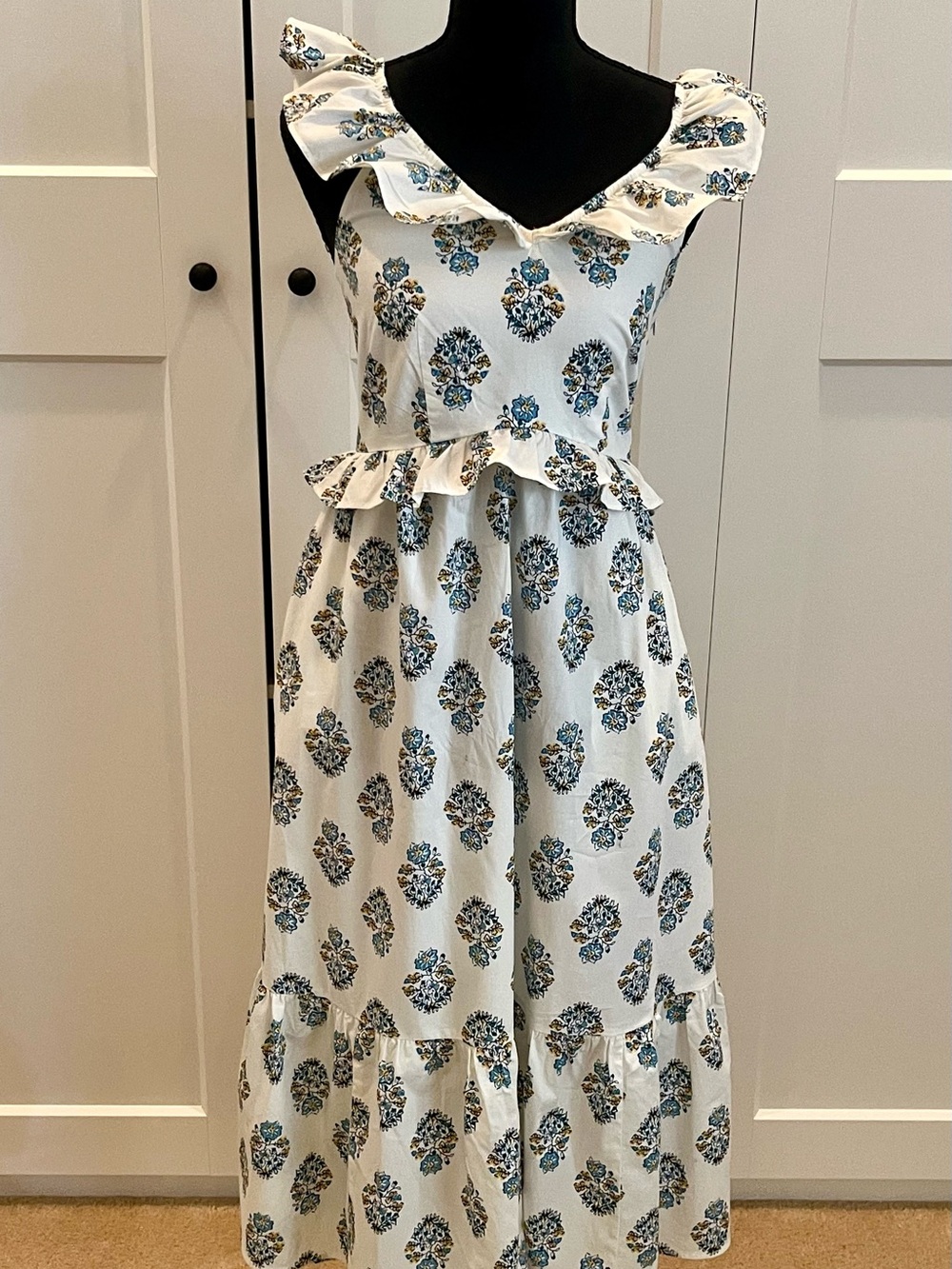 J. Crew Cream Sundress With Blue Floral Print Cottagecore Feminine Ruffles Sz 00
